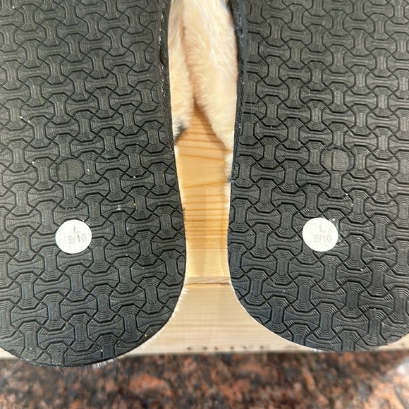 Olive & Cocoa Leopard Slippers Sz 9/10 - Picture 5 of 6